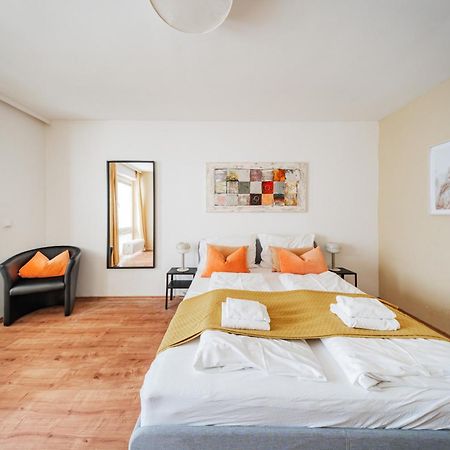 Апартаменти Studio Next To Karlsplatz/Karlskirche Відень Екстер'єр фото