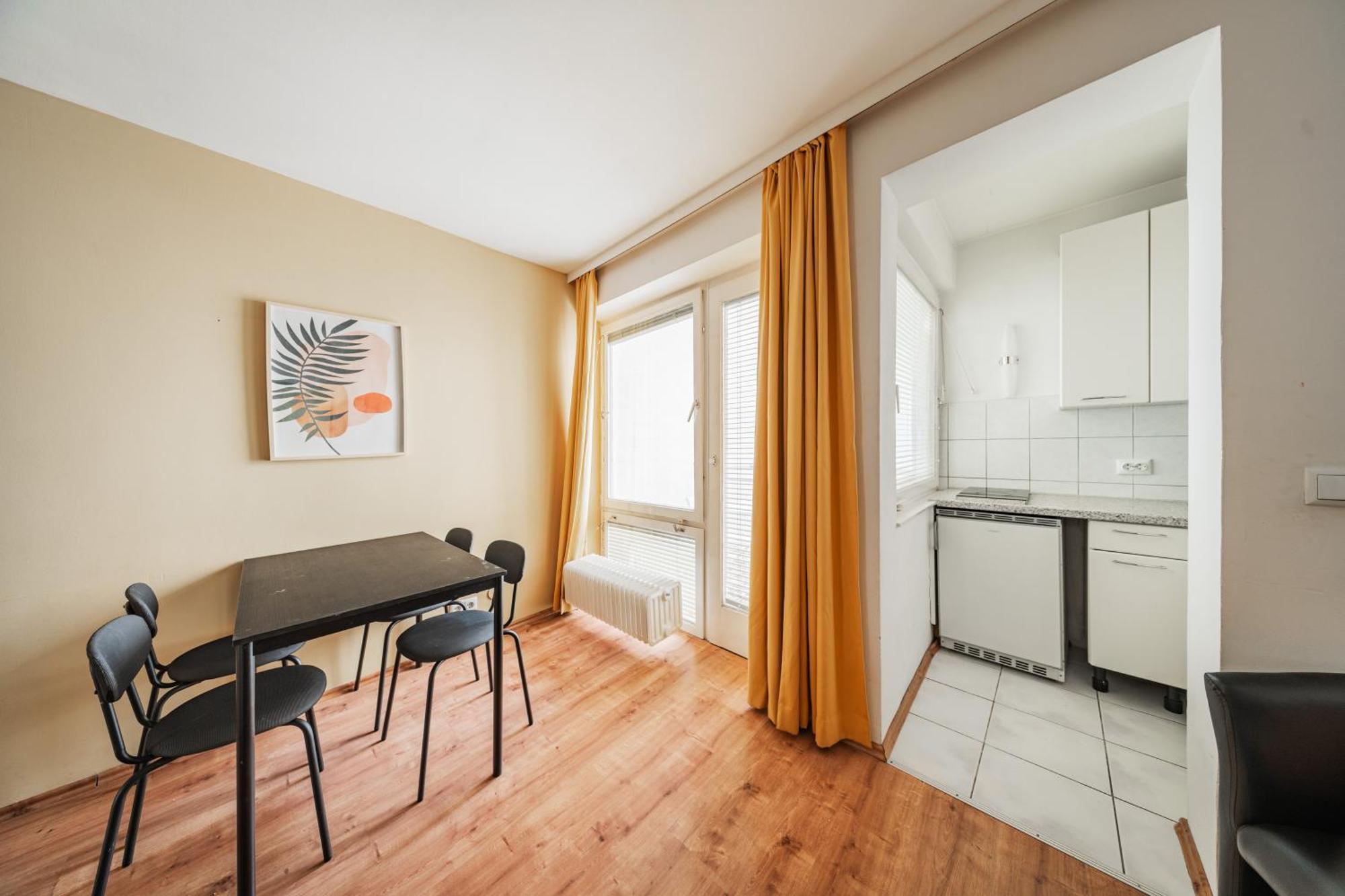 Апартаменти Studio Next To Karlsplatz/Karlskirche Відень Екстер'єр фото